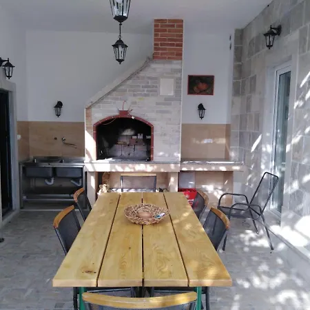 Holiday home Family House La - Krvavica Makarska