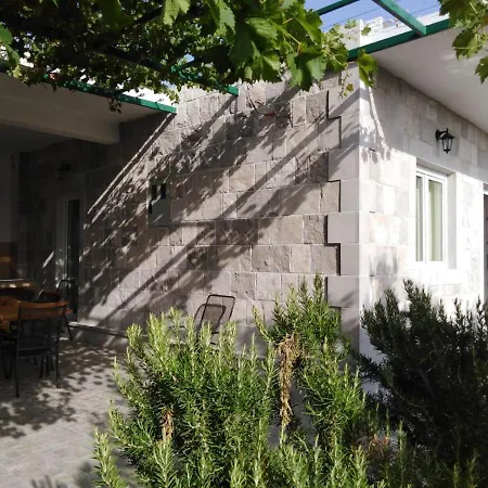 Holiday home Family House La - Krvavica *