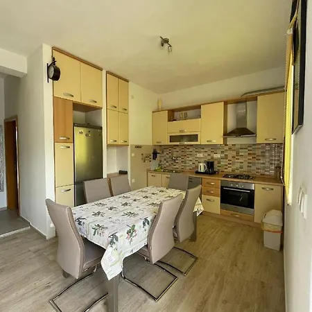 Holiday home Family House La - Krvavica
