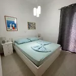 Сasa de vacaciones Family House La - Krvavica *
